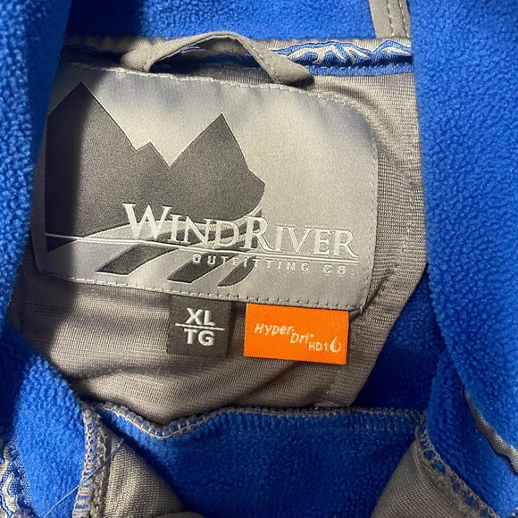 Used men’s XL wind river jacket in great condition - Picture 3 of 3